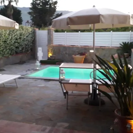 Zurro E Breakfast Bed & Breakfast 4*