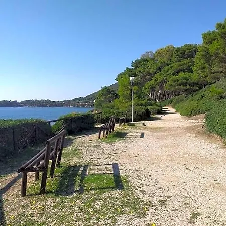 Zurro Con Piscina E Relax Vicino Al Mare Bed & Breakfast 4*