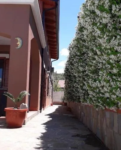 Zurro E Breakfast 住宿加早餐酒店 卡斯特拉巴特