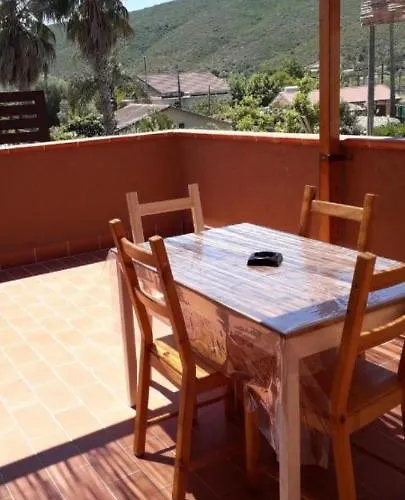 Zurro E Breakfast 4*