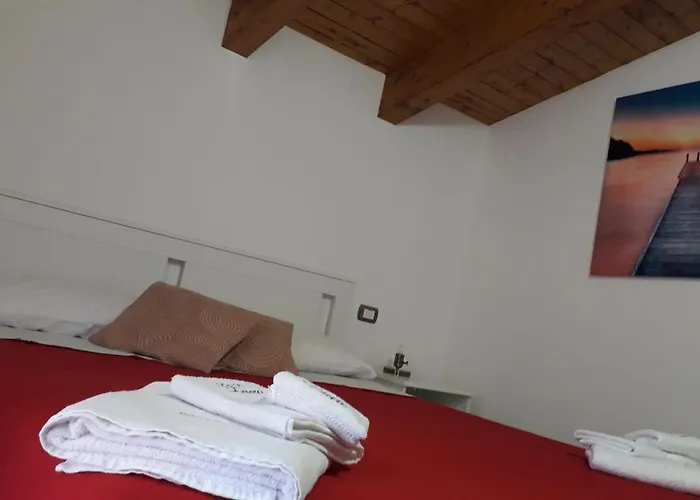 Zurro E Breakfast 4*